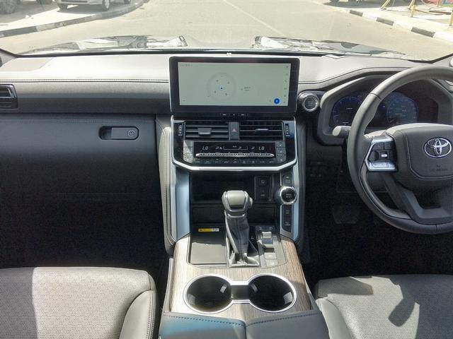2025 Toyota LAND CRUISER 300 SERIES