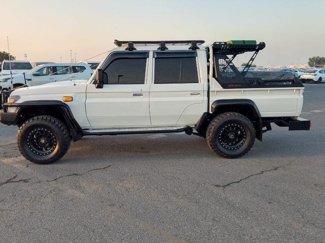2013 Toyota LAND CRUISER DOUBLE CAB