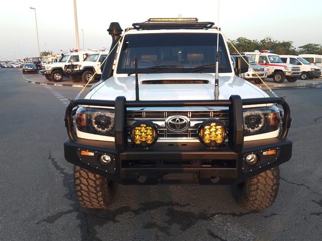 2013 Toyota LAND CRUISER DOUBLE CAB