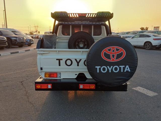 2013 Toyota LAND CRUISER DOUBLE CAB
