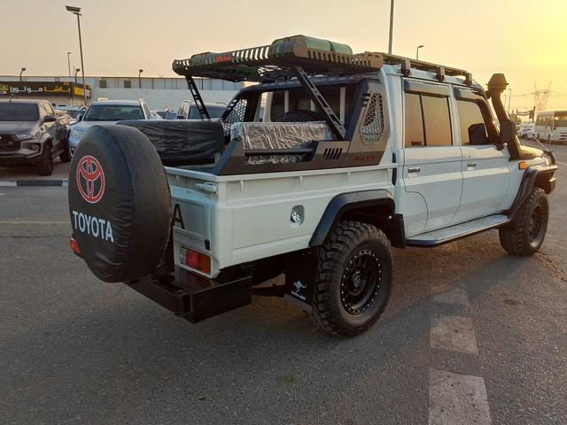 2013 Toyota LAND CRUISER DOUBLE CAB