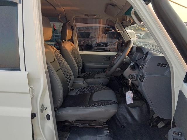 2013 Toyota LAND CRUISER DOUBLE CAB