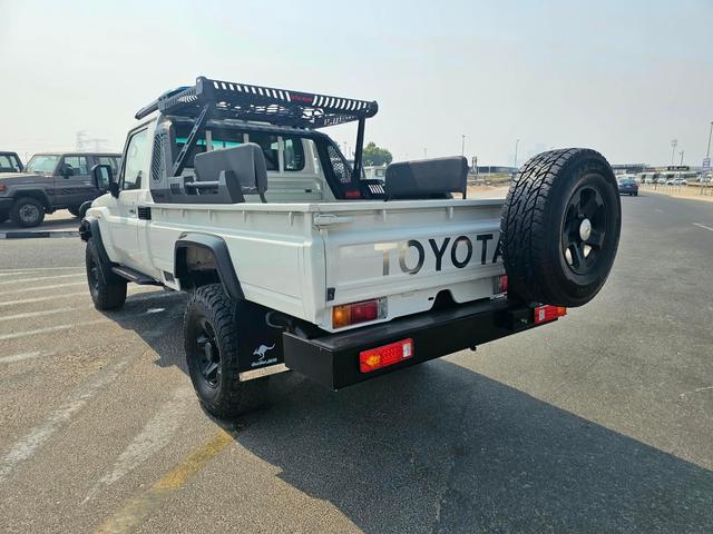 2010 Toyota Land Cruiser p/up