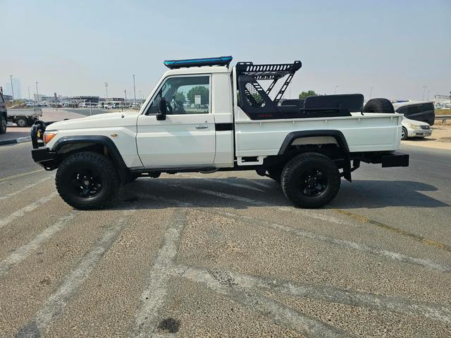 2010 Toyota Land Cruiser p/up