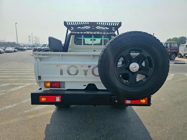 2010 Toyota Land Cruiser p/up