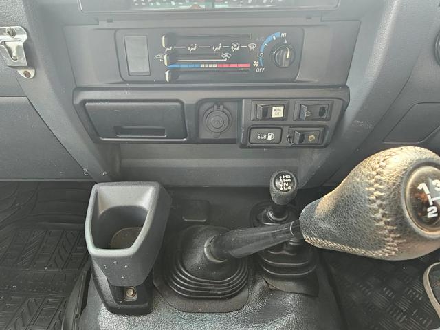 2010 Toyota Land Cruiser p/up