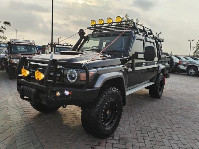 2013 Toyota LAND CRUISER DOUBLE CAB