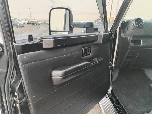 2013 Toyota LAND CRUISER DOUBLE CAB