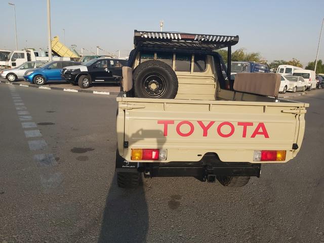 2011 Toyota Land Cruiser p/up