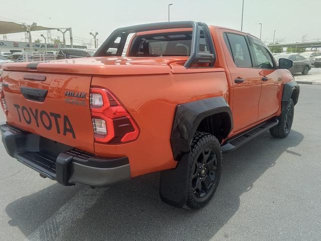 2018 Toyota HILUX ROGUE
