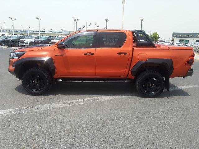 2018 Toyota HILUX ROGUE