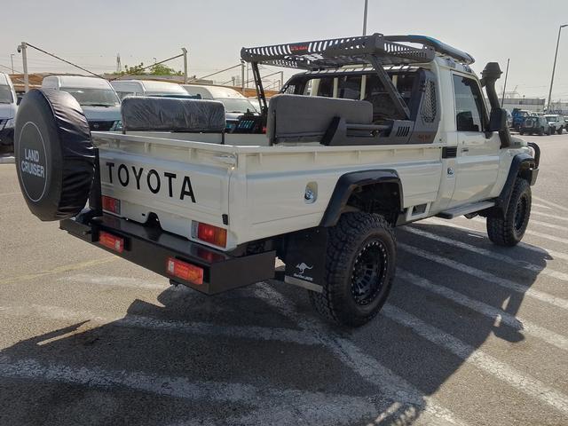 2010 Toyota Land Cruiser p/up