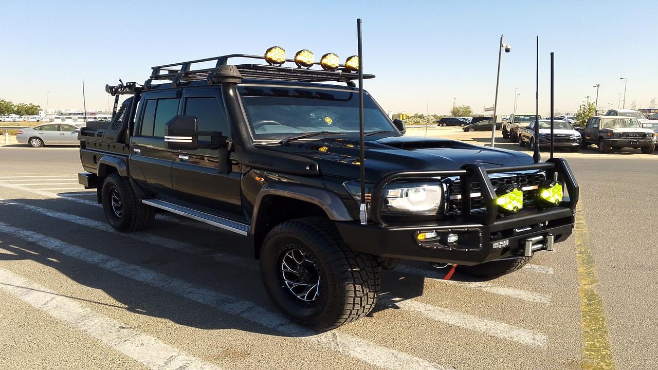 2016 Toyota LAND CRUISER DOUBLE CAB